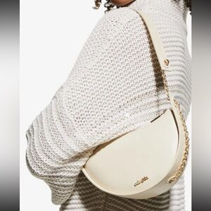 Cult Gaia
Nadia Half-Moon Shoulder
Bag